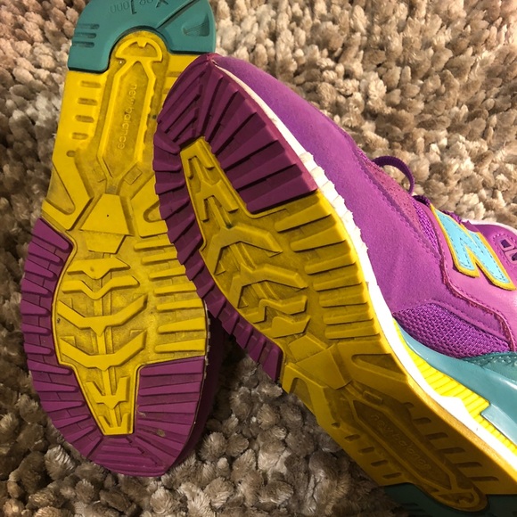 New Balance Shoes - Picture 4 of 5